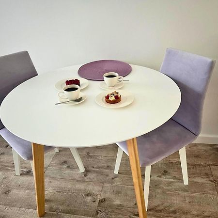 Apartament Purple Poznan Luaran gambar