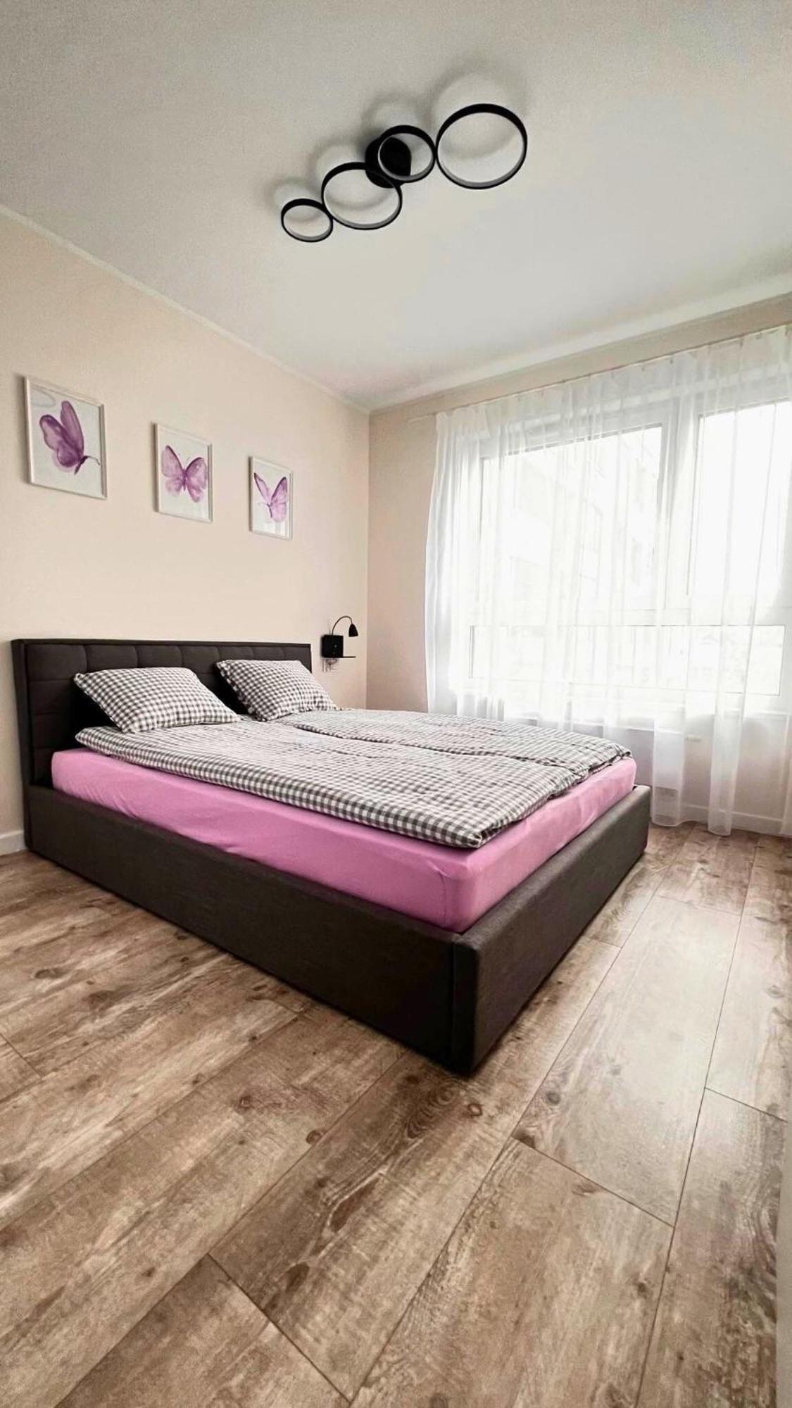 Apartament Purple Poznan Luaran gambar