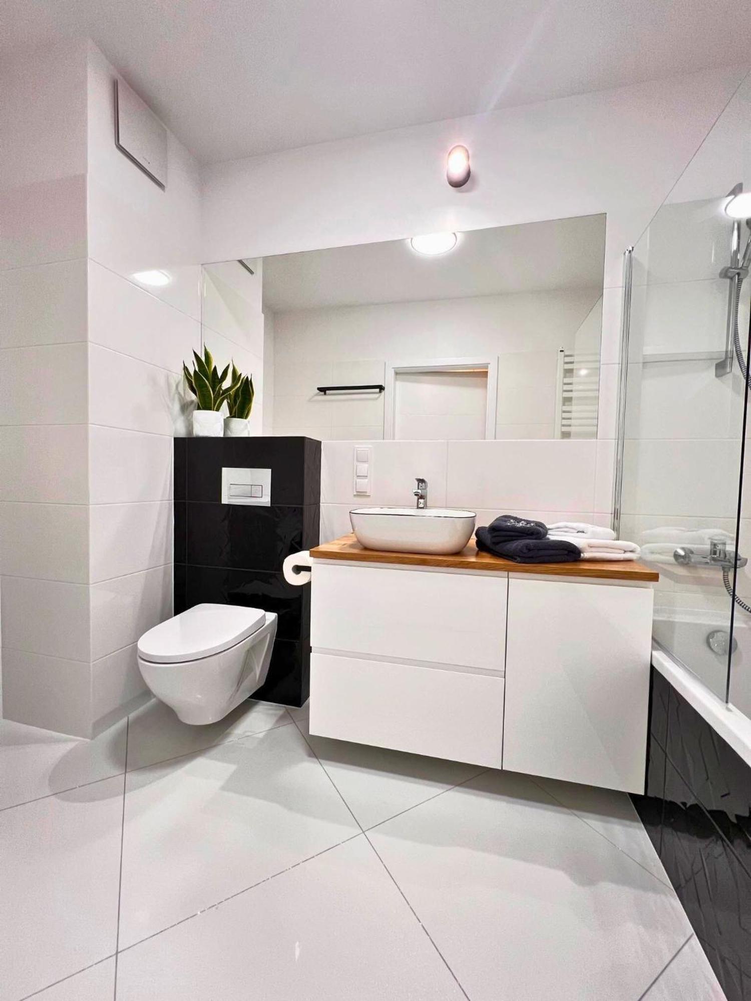 Apartament Purple Poznan Luaran gambar