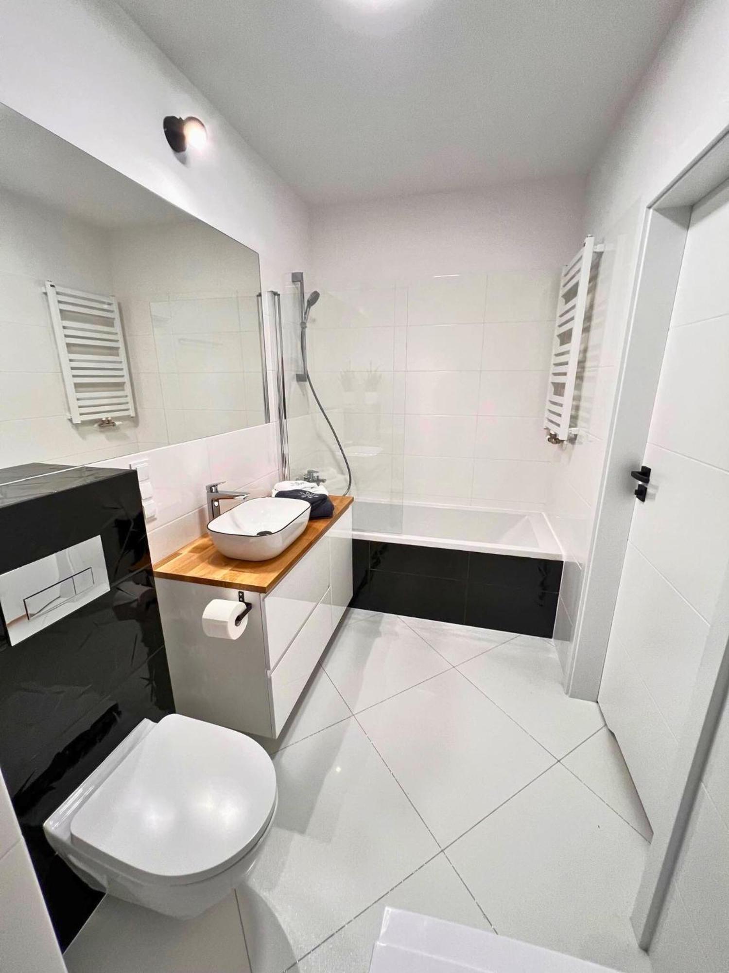 Apartament Purple Poznan Luaran gambar